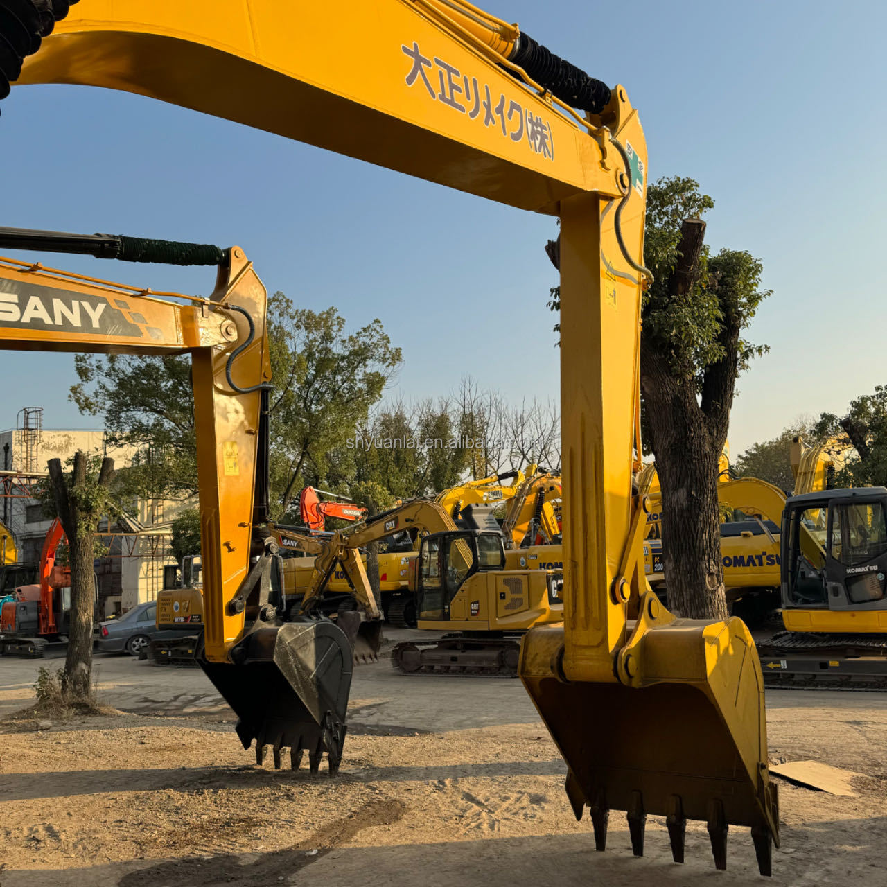 Second Hand Komatsu PC200 Excavator Original Hydraulic Pump and Cylinder for Crushing