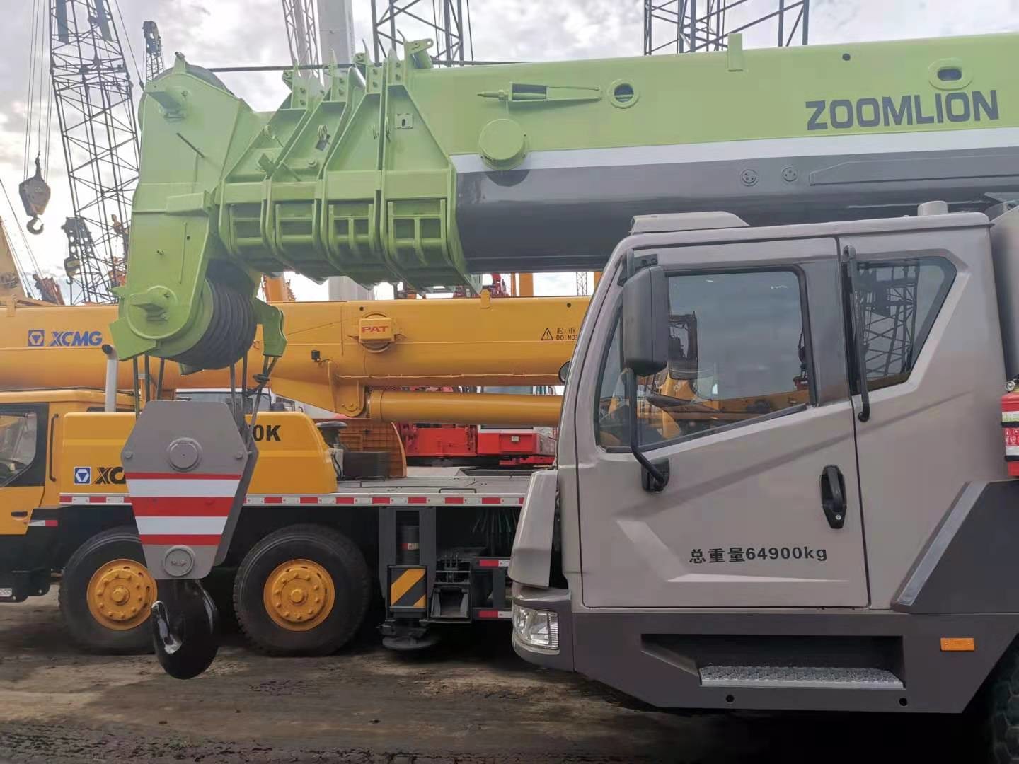 Six Section Arm ZTC1500 Zoomlion 150 Ton Mobile Crane