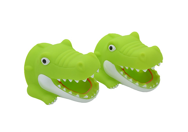 Water Faucet Extender Cover Green Color No Harmful Chemicals Easy To Install