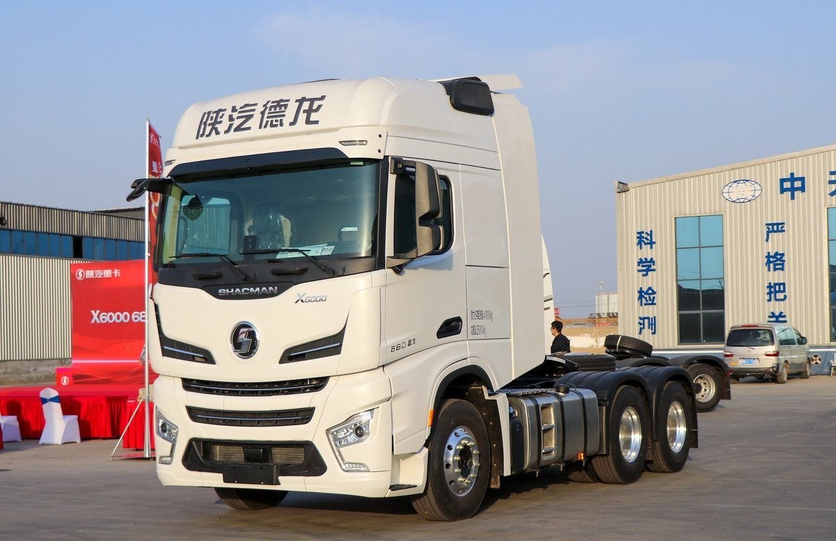 Left Steering 6500*2500*3200 Units Container Head More Than 400hp Flatbed Trailer Shacman Tractor Truck
