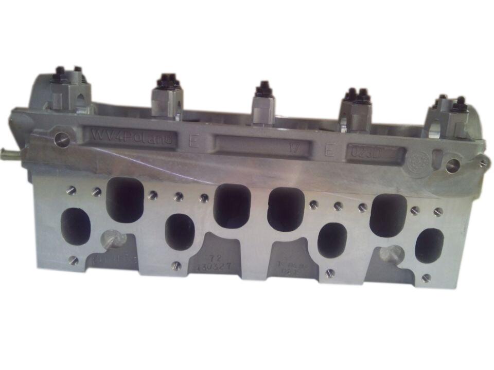 Automotive Cylinder Head For Vw Caddy Aluminum Materials OEM 038103351B