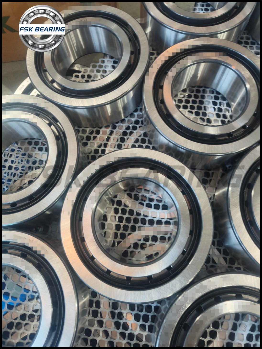 WJ/WJP 130x240P Railway Locomotive Bearing With Polyamide Cage / Metal Cage