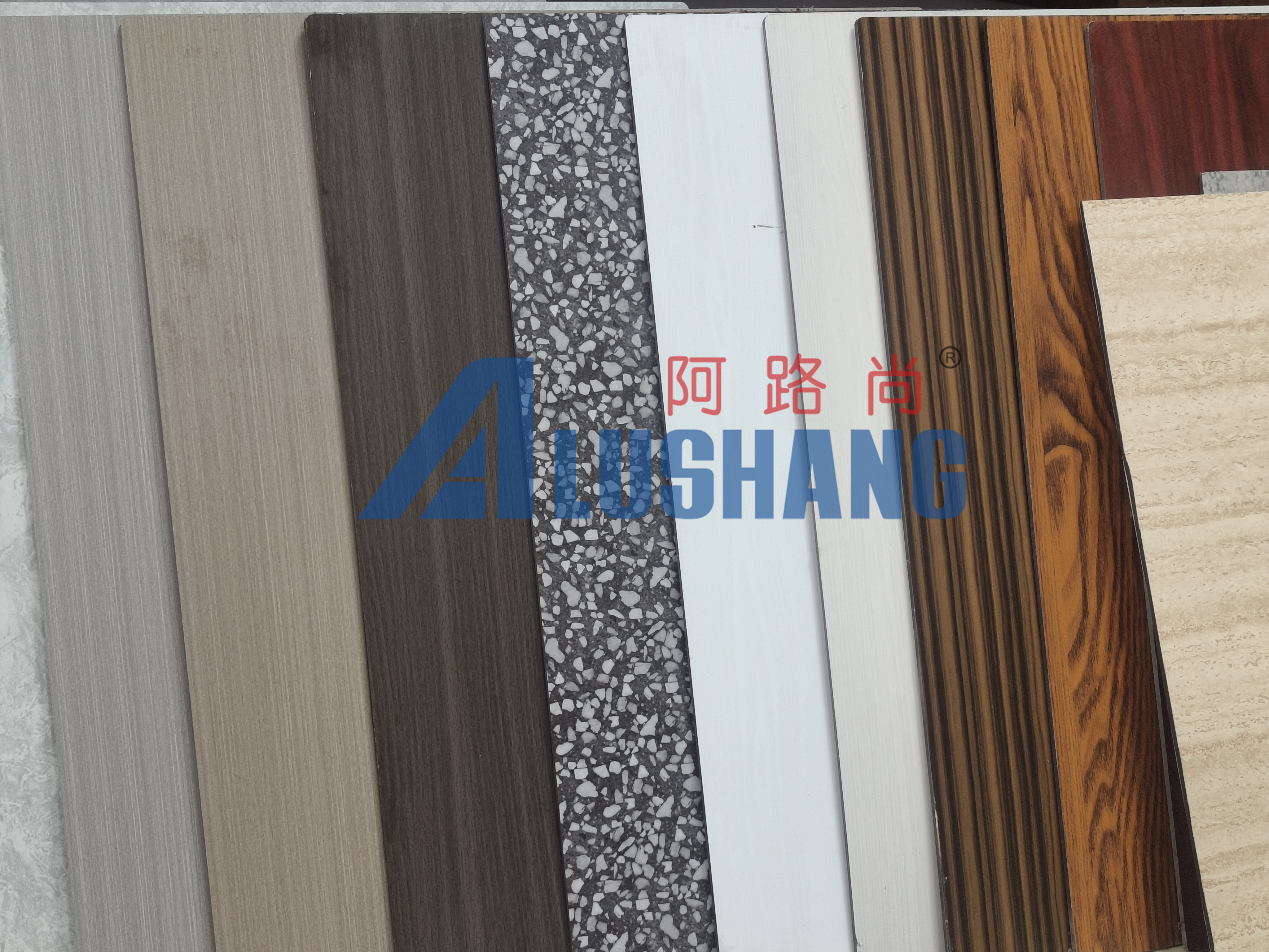 Brown Exterior Wall Cladding Scratch Resistant Cloth Pattern Pvdf Coating On Aluminium