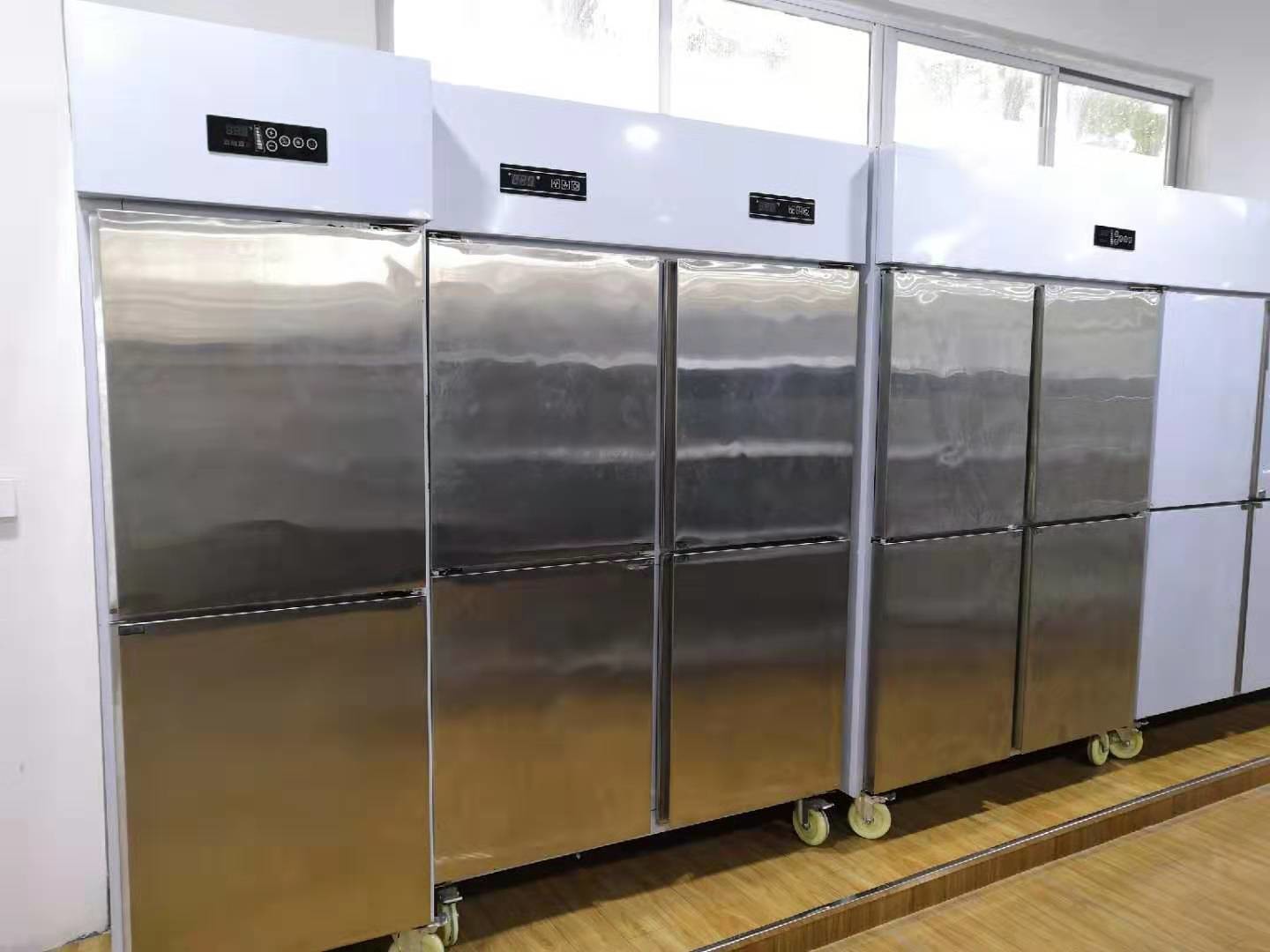 Kitchen Restaurant Commercial Upright Freezer With Two / Four / Six Doors