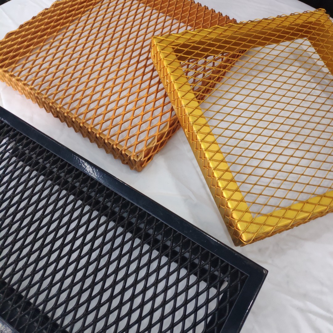 Customized Powder Coated Wall Cladding Expanded Metal Facade Mesh