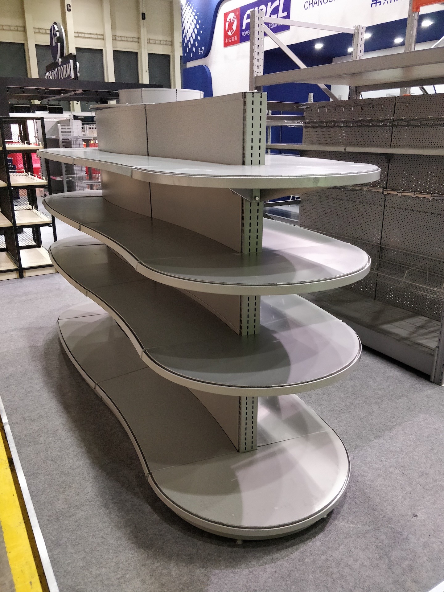 Durable Supermarket Gondola Shelving ISO Certification Pitch 25 Curved