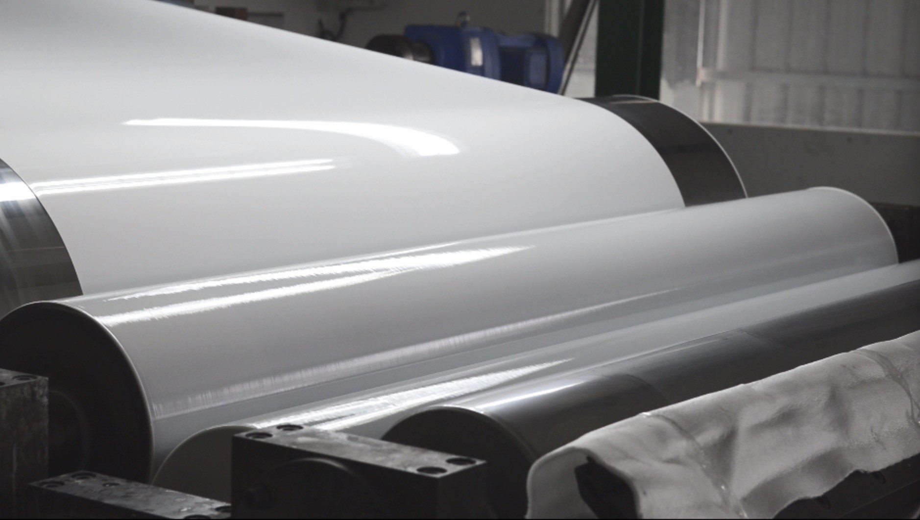 Silver PVDF Paint Color Coated Aluminum Coil Based on AA 5052 Alloy For Wall Systems