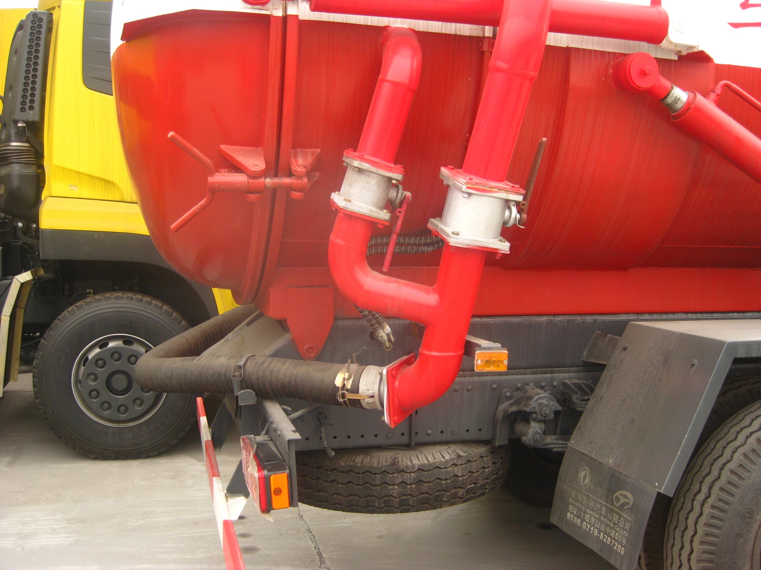 Sanitation Vehicle Mud Truck 4x2 Sludge Collection Truck for Customers' Requirements