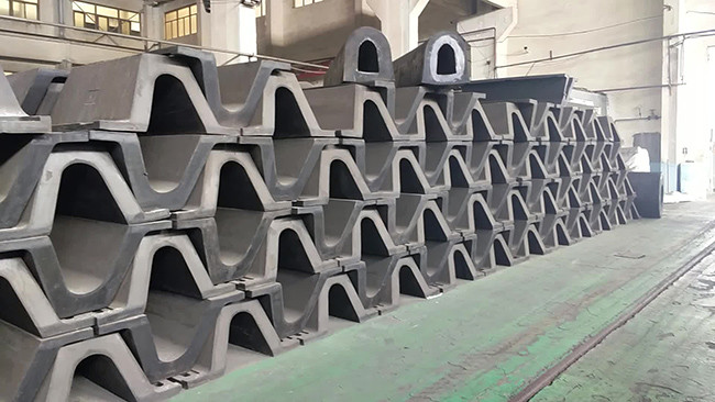 High Energy Absorption 1000mm V Type Fender For Ships And Boats
