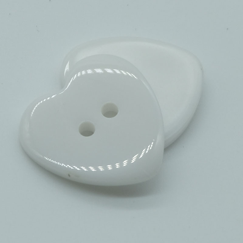 wholesale DIY fancy children Heart-shaped button resin 2 holes shirt trench coat button