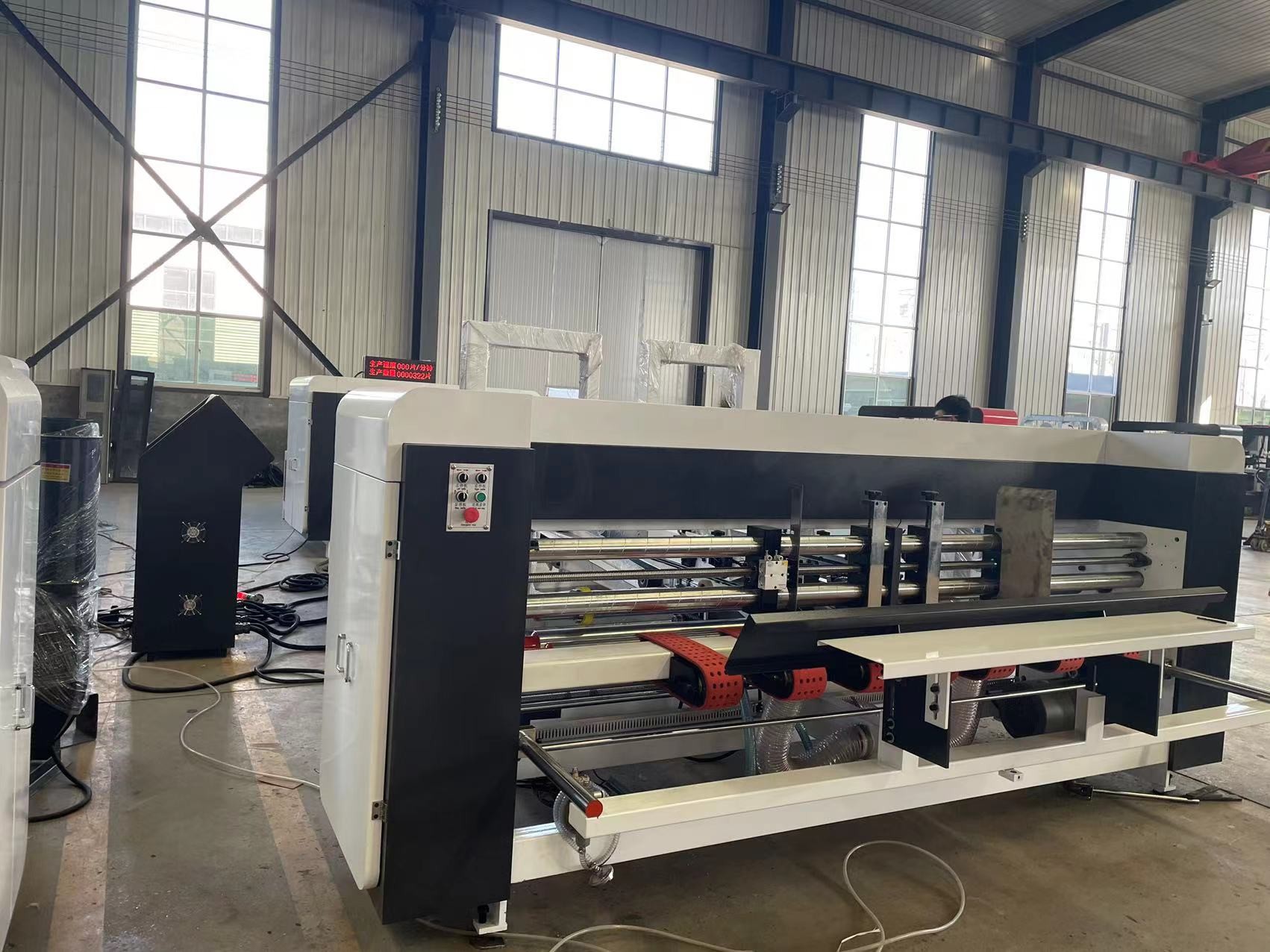 QZD-2600 Corrugated Carton Folder Gluer Machine Fully Automatic