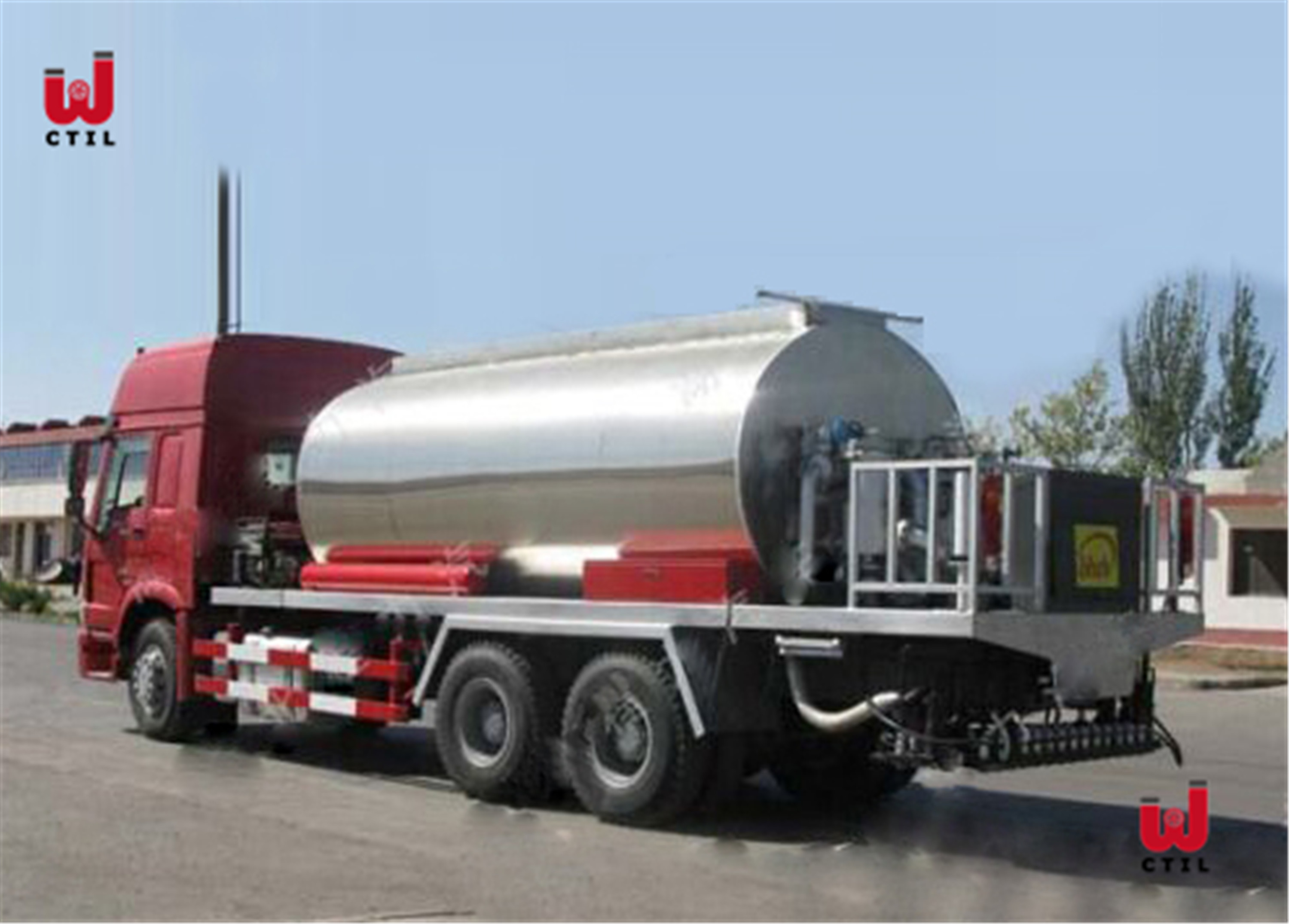 Euro 4 Asphalt Distributor Truck Sprayer 6x4 Road Construction