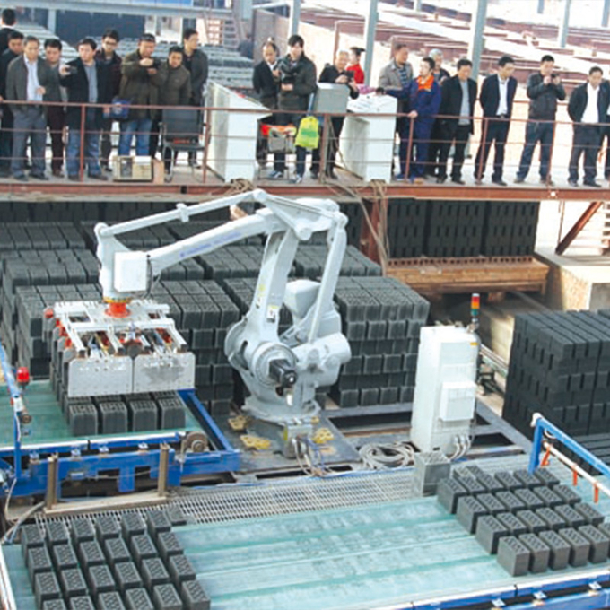 Robot Setting System Automatic Brick Making Machine 0.8Mpa Pressure