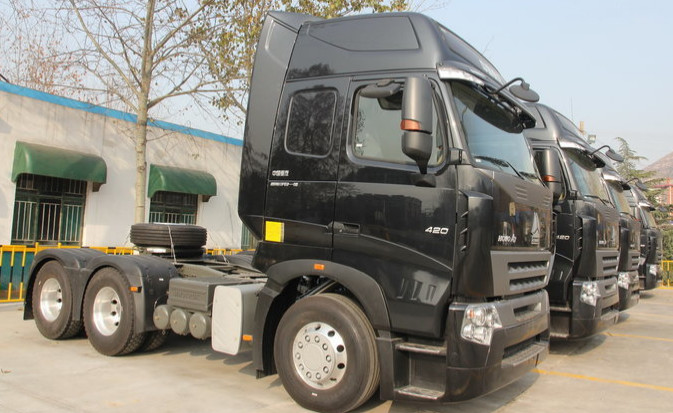 A7 420hp Lhd 6x4 Sinotruk Tractor Truck With 3.5 Inch Kingpin Euro2