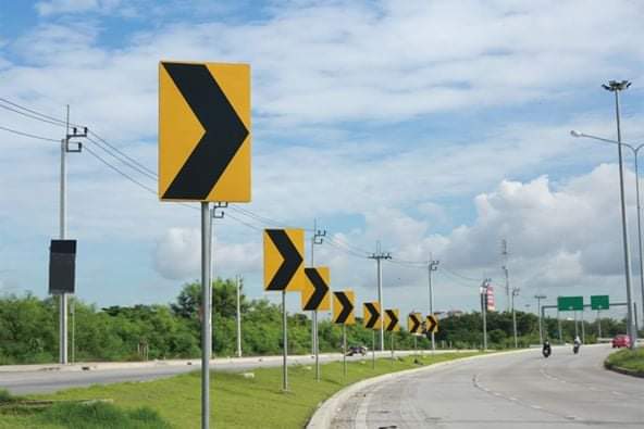 High Visibility Customized Size Road Traffic Warning Sign Board for Road Safety in Aluminium