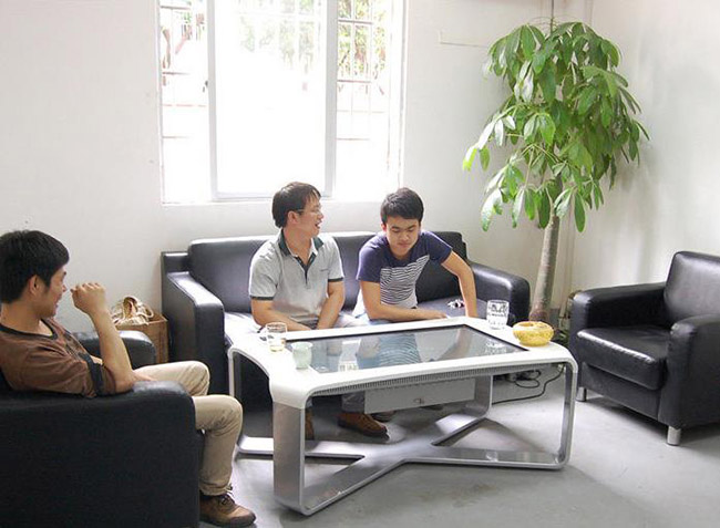 43 Inch Windows X-Type Interactive Multitouch Coffee Table With Touch Screen Indoor