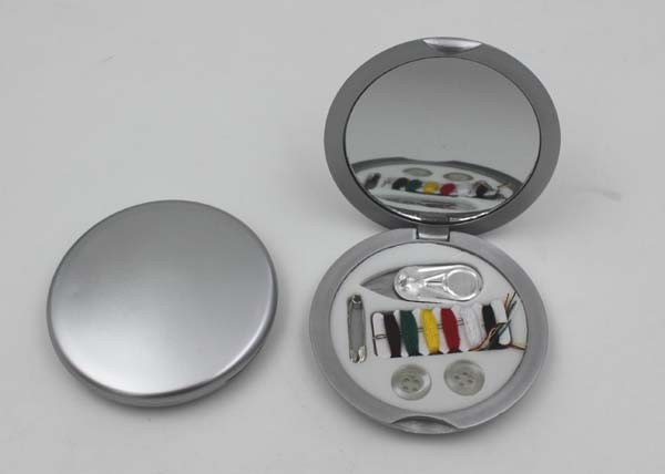 Colorful Plastic Foldable Mini Sewing Kits For Emergencies / Pocket Sewing Kit