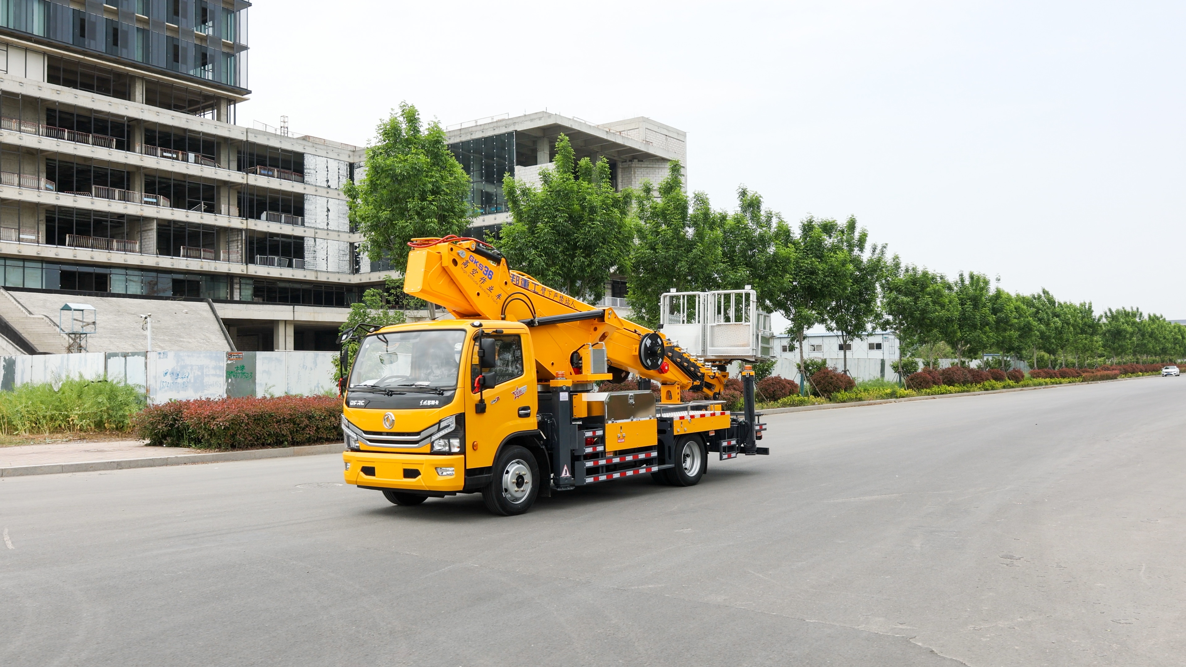 36m Bucket Truck Aerial Working Platform Truck Mounted High-altitude Operation Truck