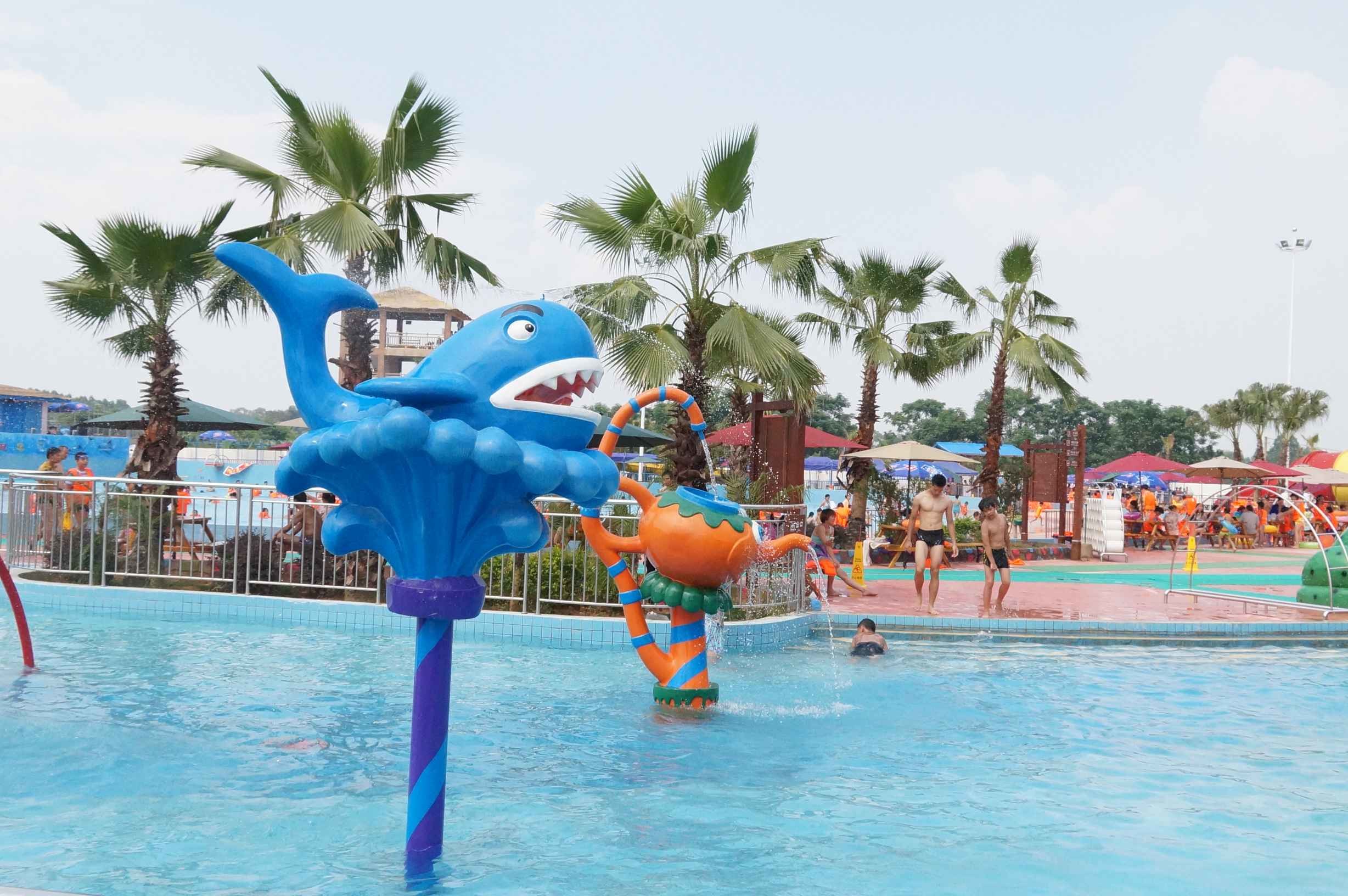 Cartoon Whale Spray Play Equipment For Adults , 0.3 - 0.6m Water Depth