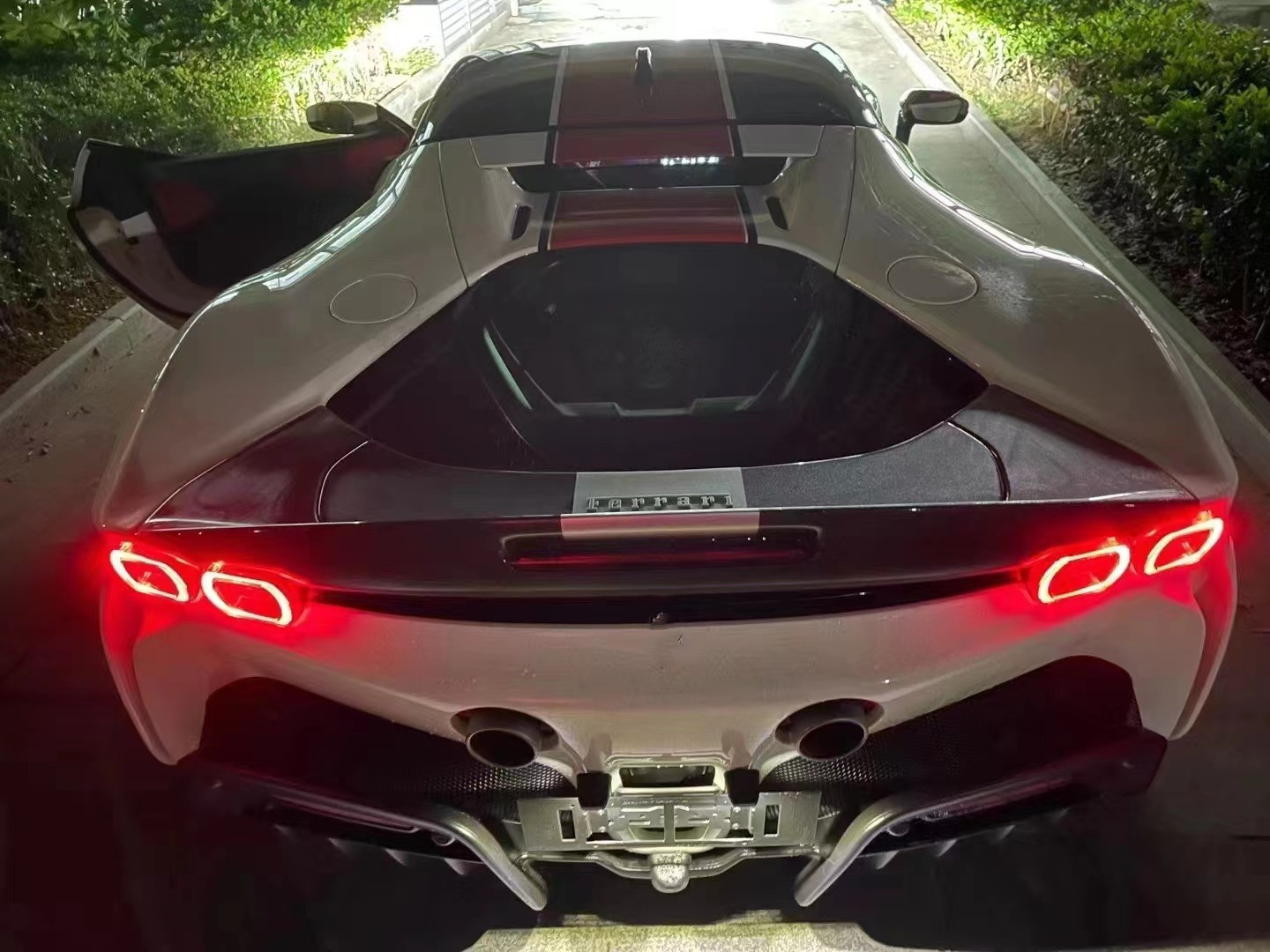 Carbon Fiber Spoiler Carbon Fiber Spoiler for Ferrari SF90 SF90 Upgraded OEM Style Spoiler Tail