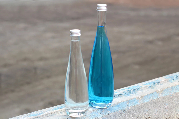 300ml Empty Glass Wine Bottles , Glass Beverage Bottles Unique Design