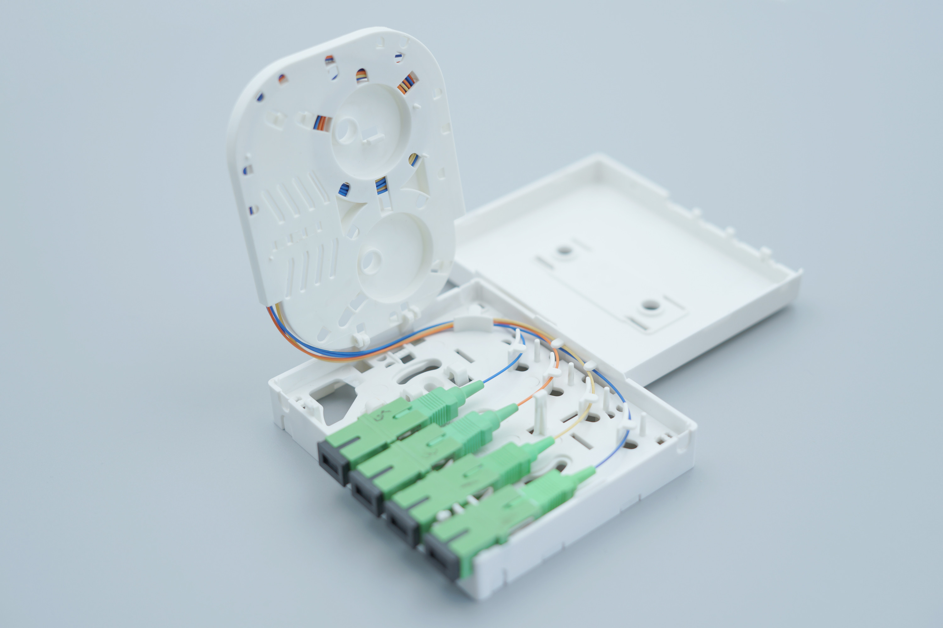 Ftth 4 Ports SC APC Fiber Optic Wall Plate Outlet 40mm Radius