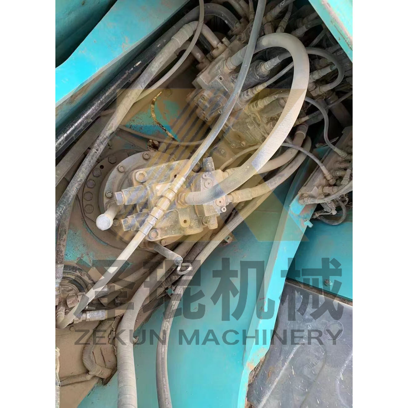 21T Used Kobelco SK200-8 SK210-8 Excavator with Hydraulic Cylinder