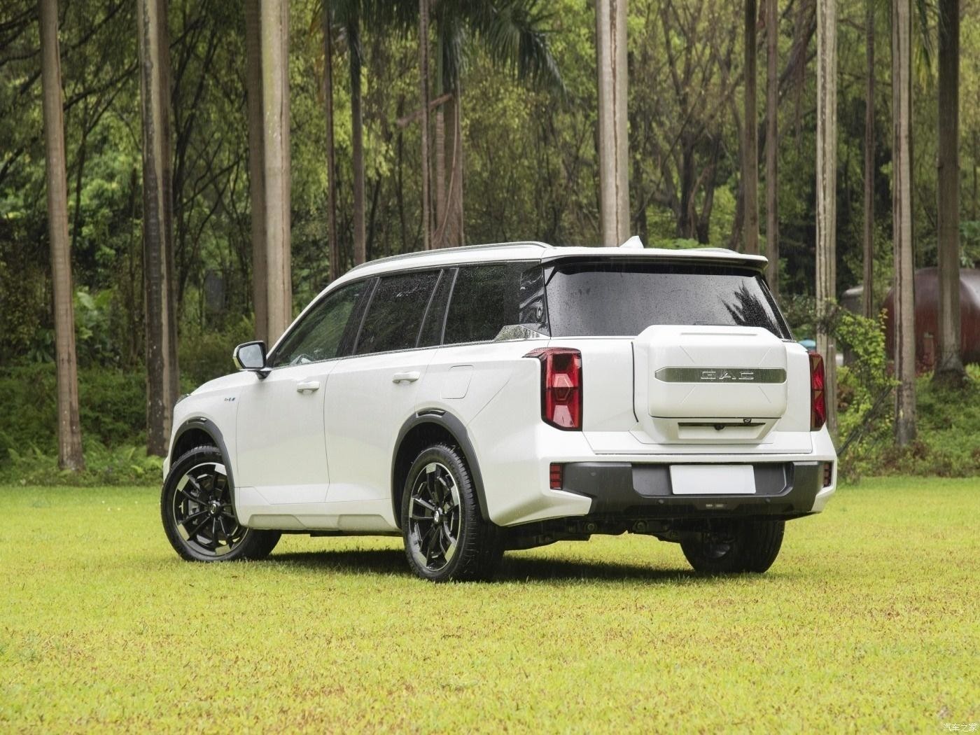 GAC Trumpchi ES9 PHEV Family SUV High Speed Hybrid Electric Vehicle with Long Range