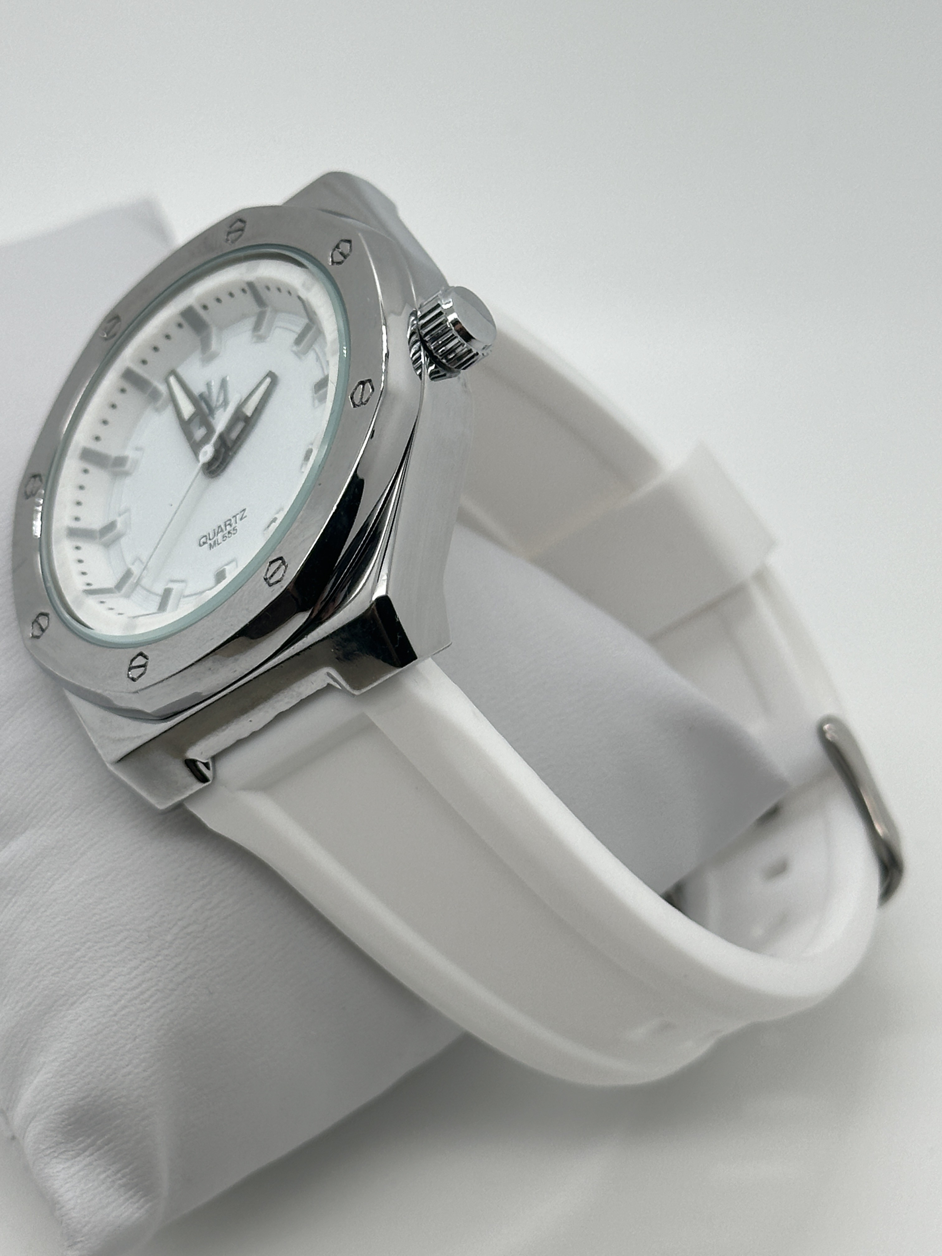 Luminous Hands Silicon Strap Watch Quartz Movement With 20mm Band