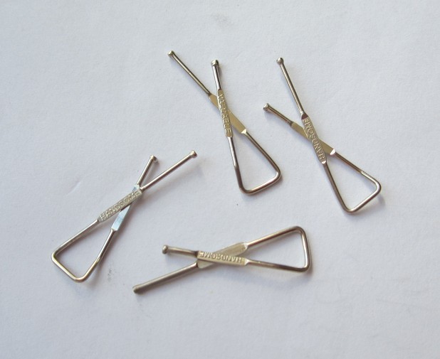 X shape metal shirt clip can be customed logo