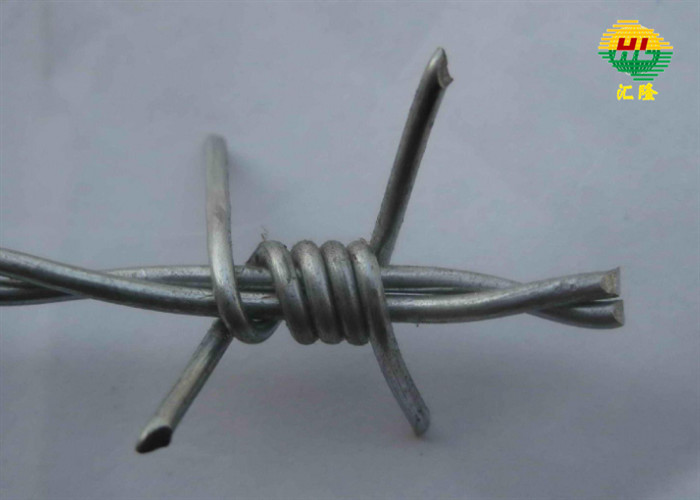 Hot Dipped Galvanized Barbed Wire 25kg Weight Each Roll
