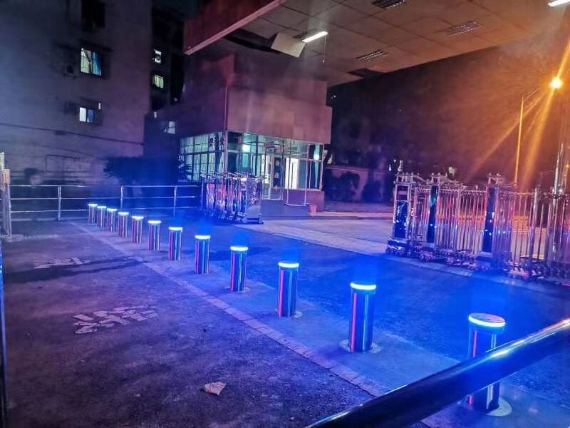 600mm Automatic Electric Hydraulic Retractable Bollards 304 Stainless Steel Bollards