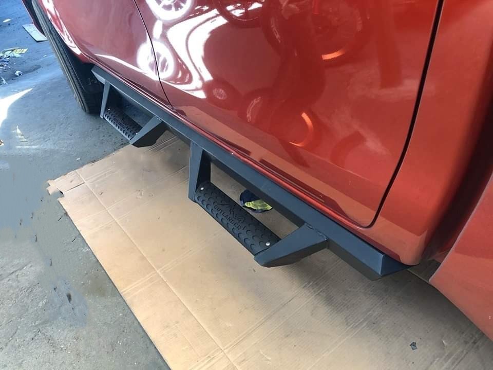 OEM Manufacturer Wholesale Metal Custom Running Boards , Truck Step Bars For Hilux LC NP300 Isuzu Triton
