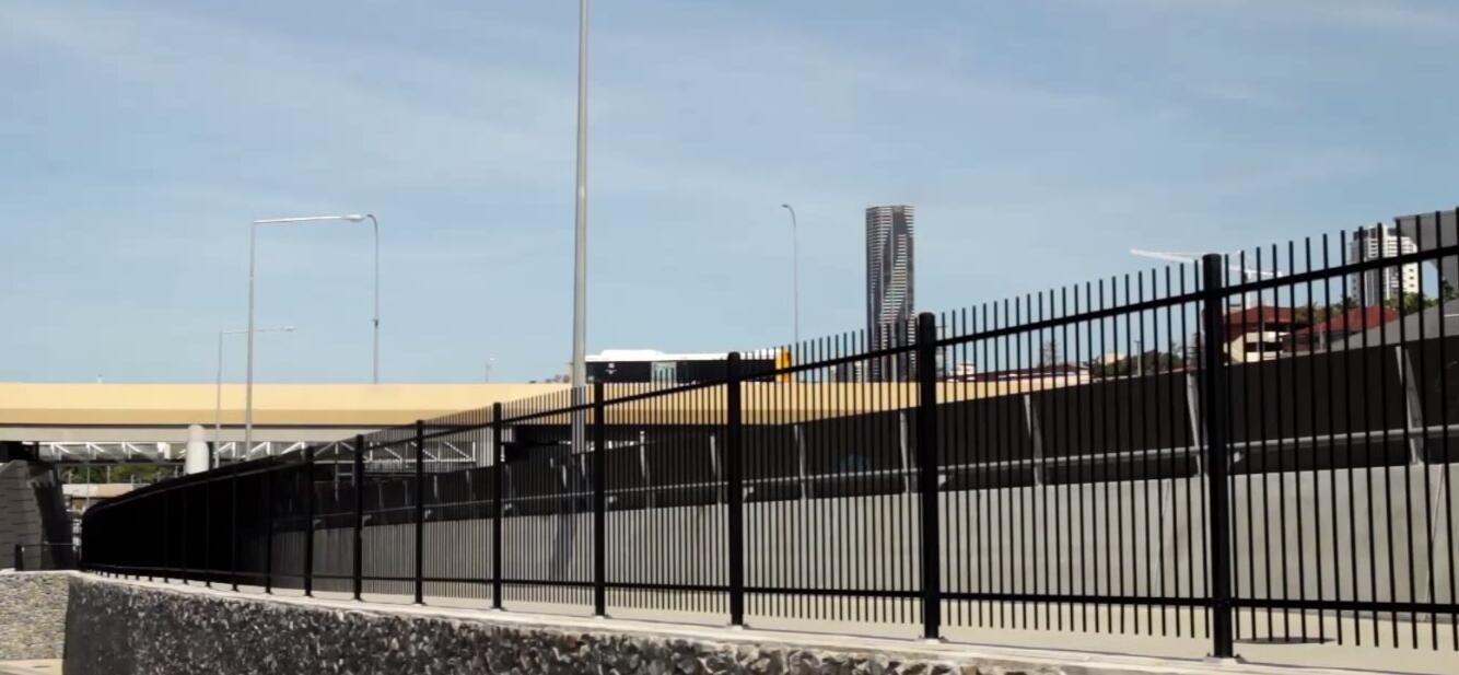 2400mm Width Galvanized Steel Spear Top Garrison Fence Panel/Steel Picket Fencing