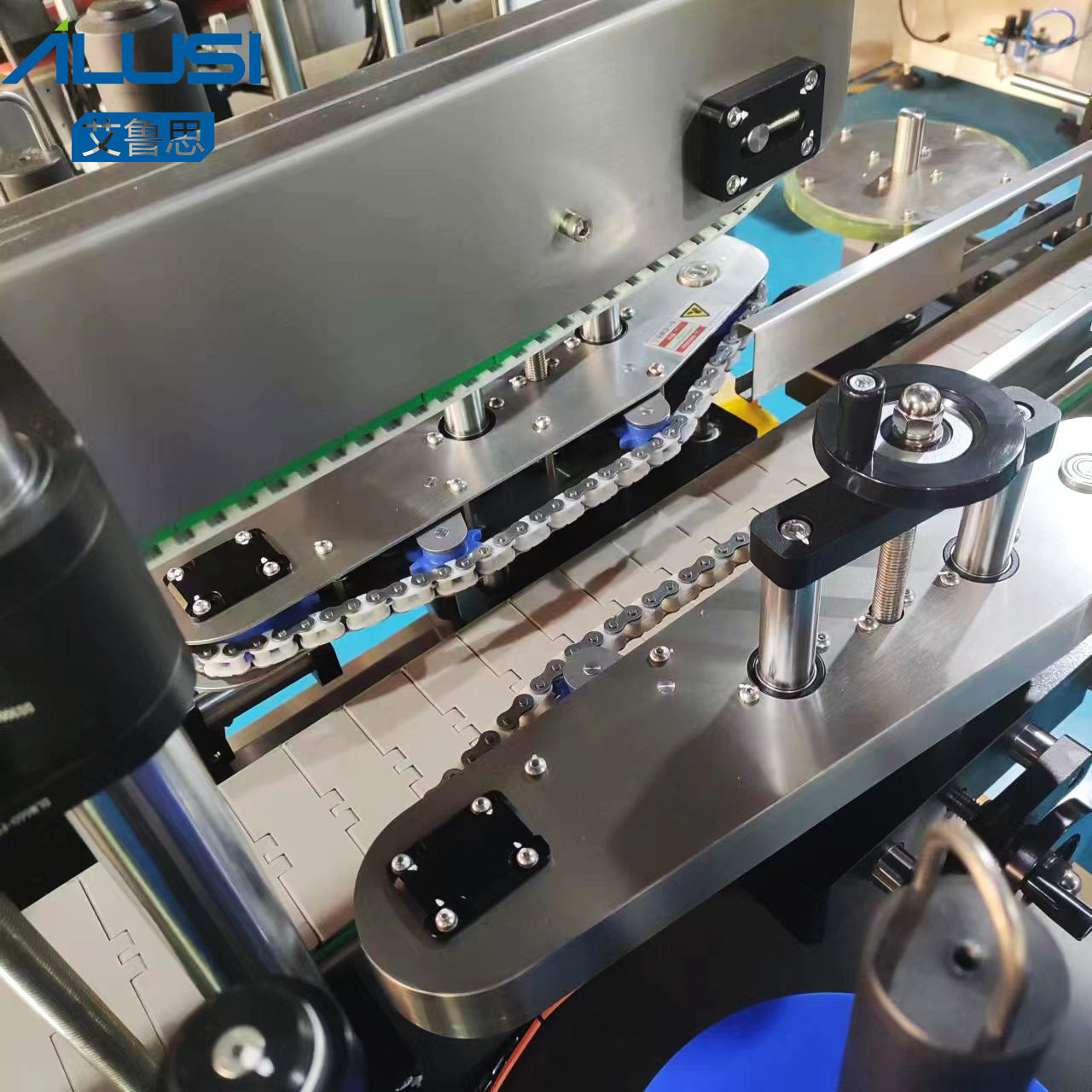 Fully Automatic Double Side Labeling Machine For Flat Round Bottle