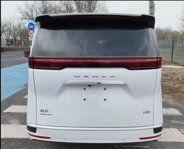 Denza D9 MPV EV Car 571nm lithium Iron Battery 4WD Electric SUV 180km/h