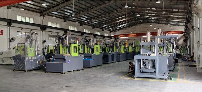 Automatic Hydraulic System Injection Moulding Machine For Making Baby Feeding Products 3