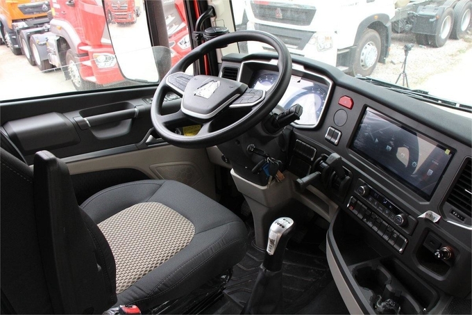 HOWO Max Heavy Truck 480HP High Roof 6X4 Diesel Manual 12-Speed National VI Tractor