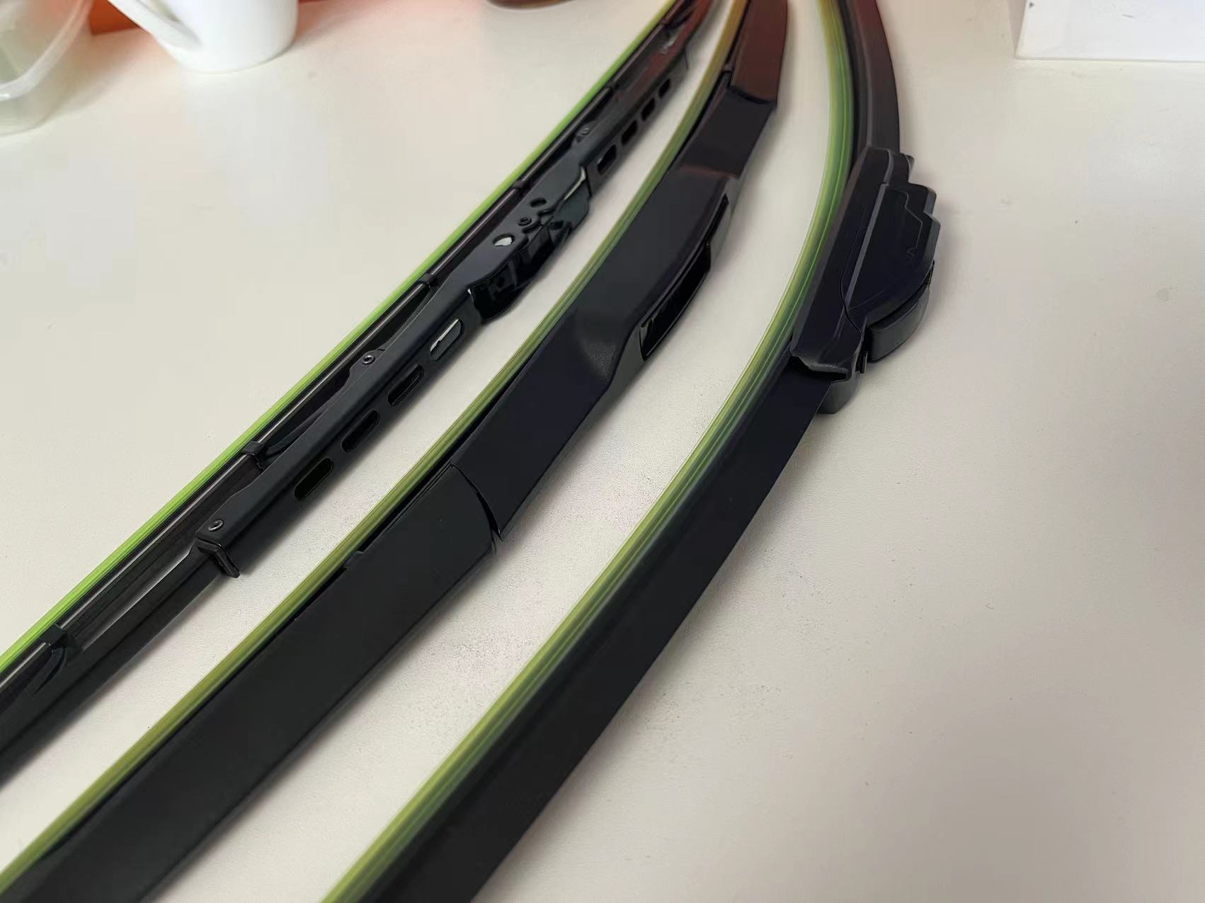 Anti-Aging Tested Multifunctional Frameless Rain Car Wiper Blade for All Vehicles