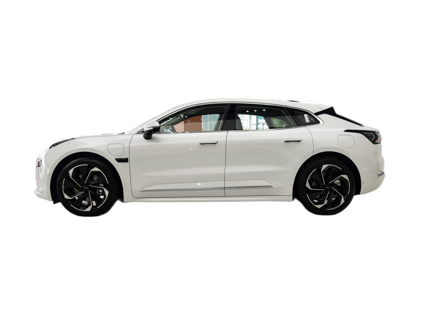 White Black Color EV Sedans High Speed Electric Car 550Km 610Km