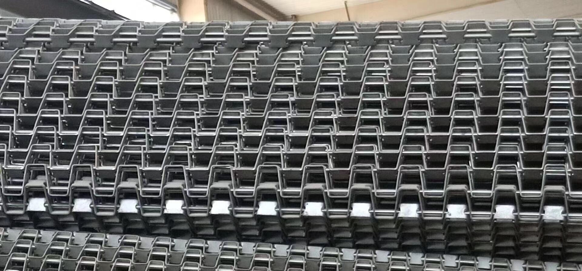 Horseshoe Wire Mesh Belt Flat Carrying Surface Excellent Air Circulation For Drying