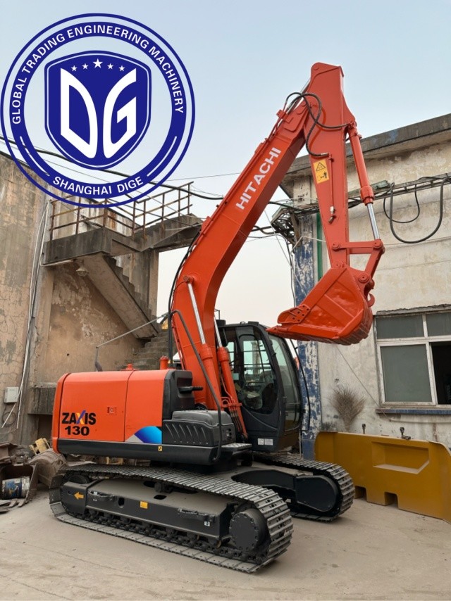 Well Preserved Exterior ZX130 Used Hitachi 13 Ton Excavator Minimal Cosmetic Flaws