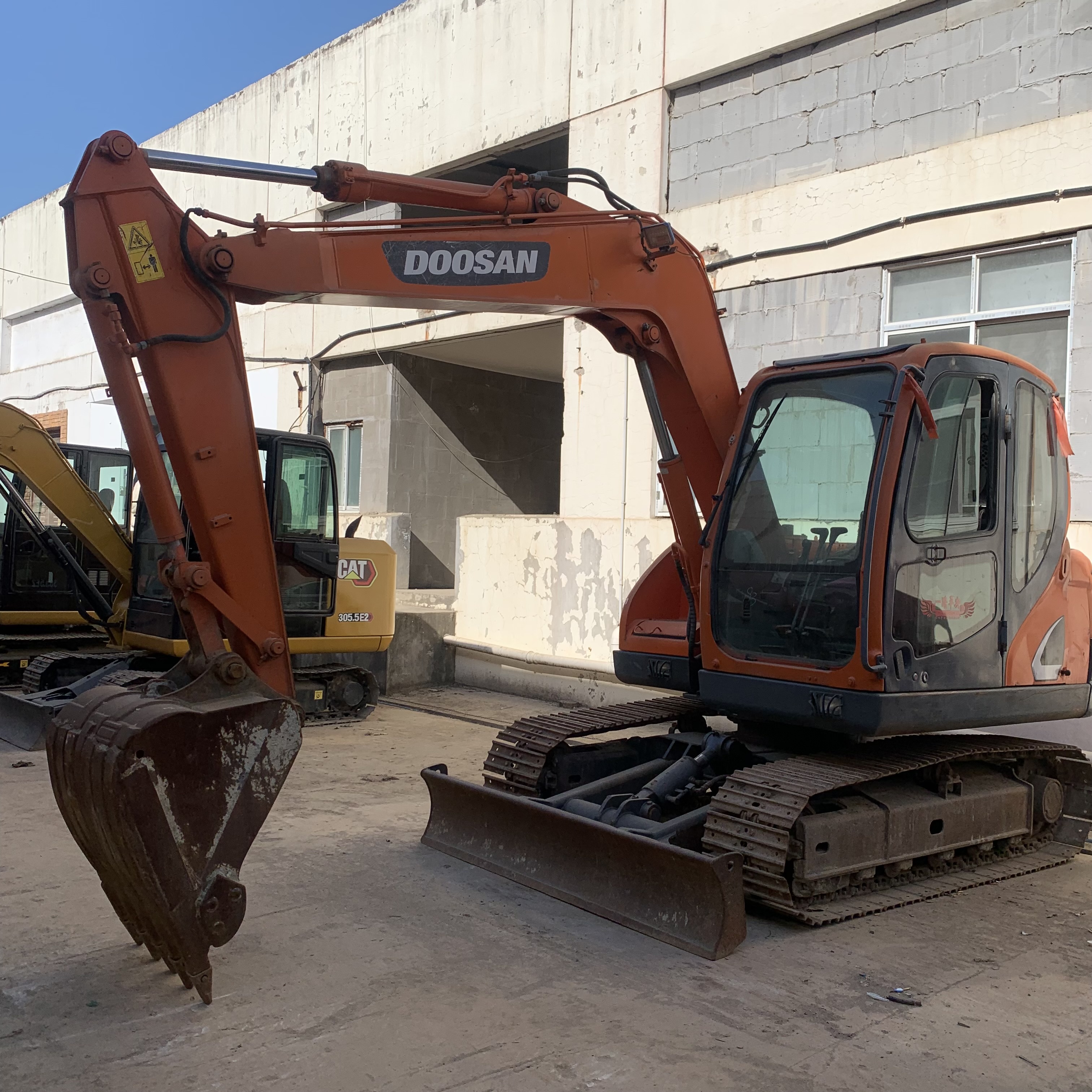 7350kg Operating Weight Doosan DX75 Dx60 DX80 Excavator with Original Hydraulic Valve