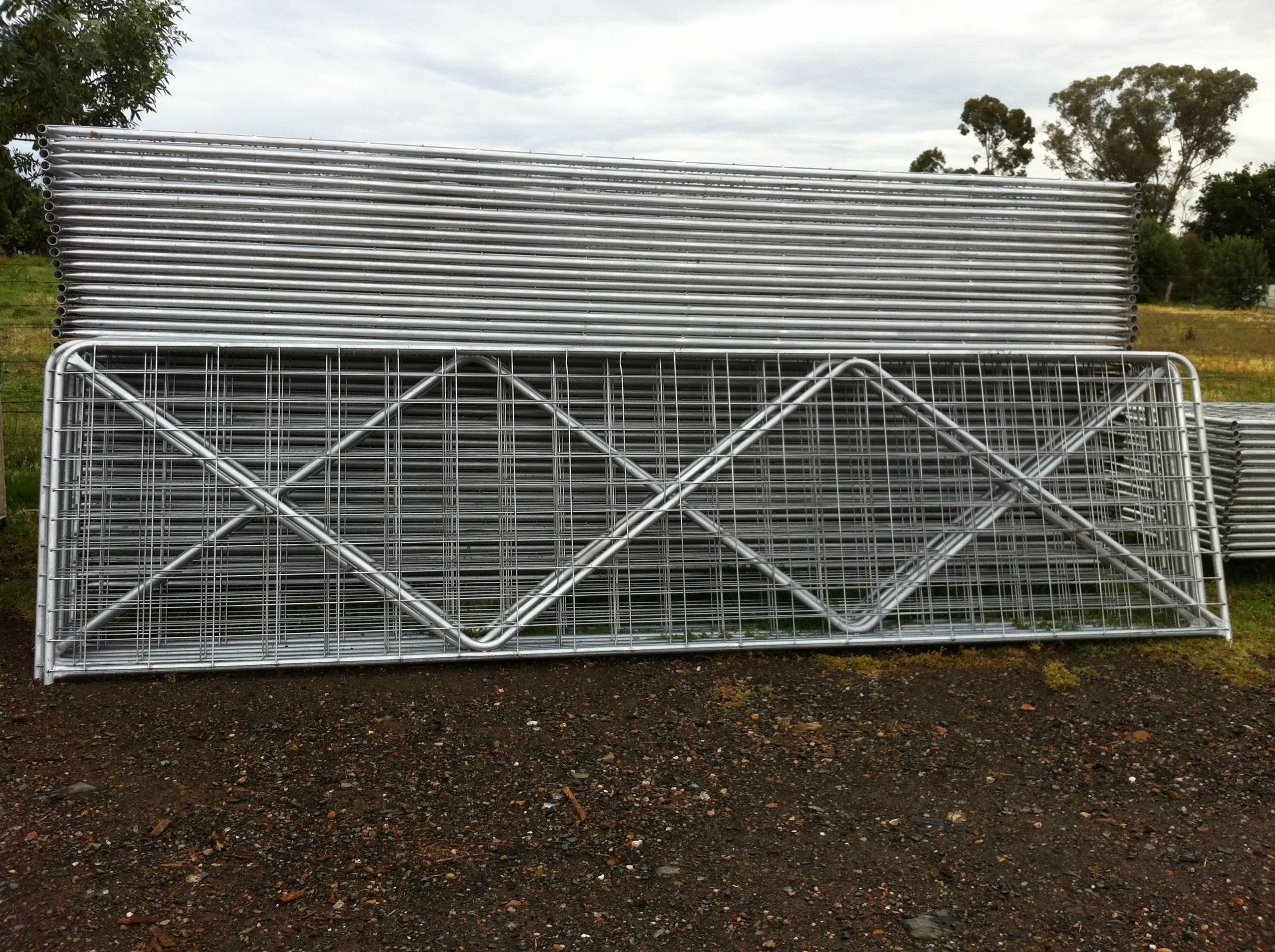 16ft General Purpose Horse Cattle Sheep Yard Panels Metal Farm Gates