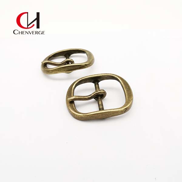 OEM Antirust Oval Brass Belt Buckle Practical Zinc Alloy Material
