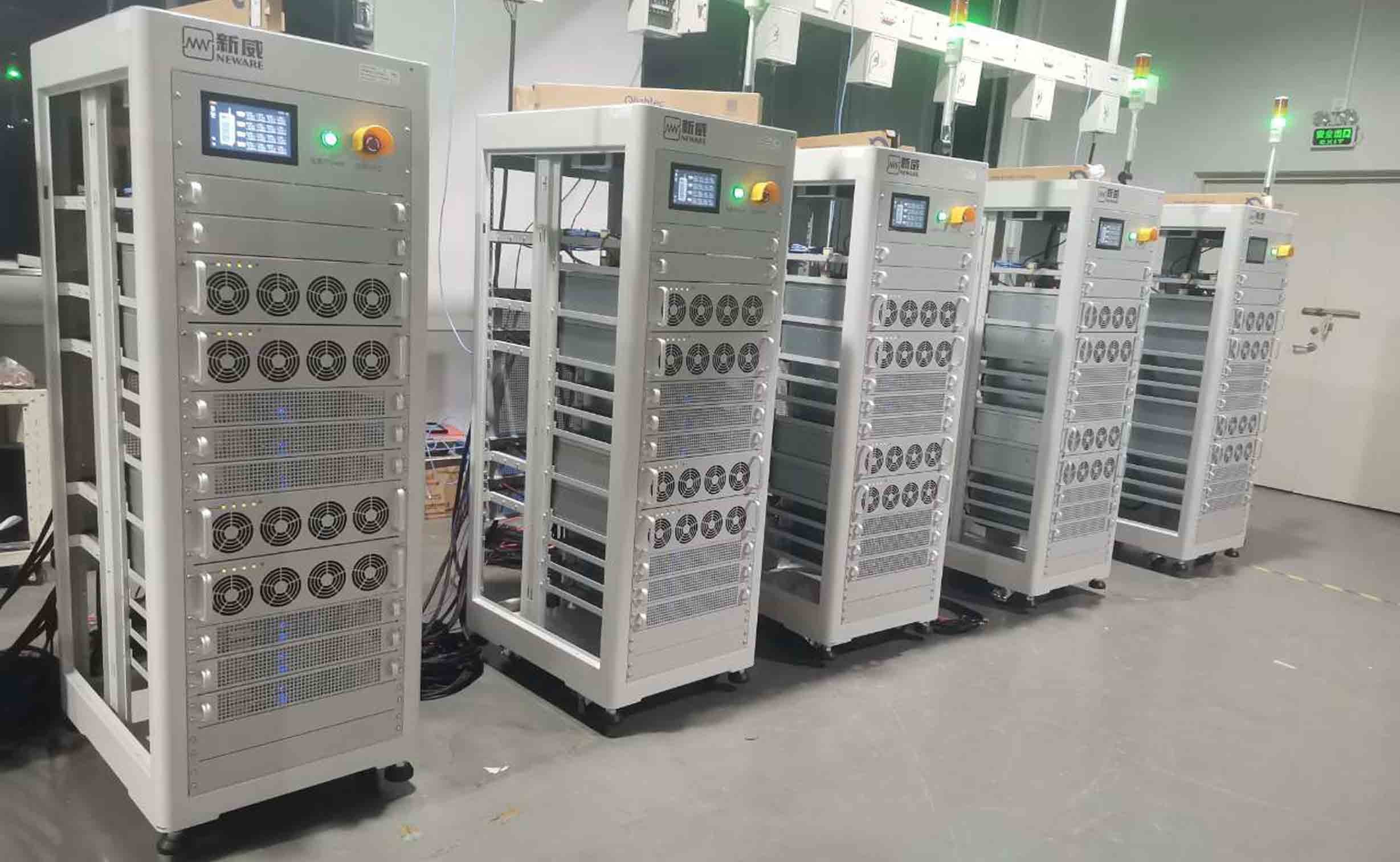 Neware 200V100A Li Ion Regenerative Battery Pack Test System Current Voltage Recording