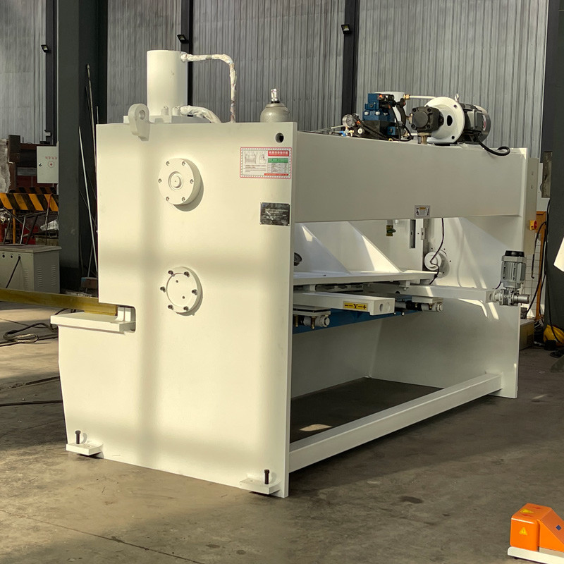 Hydraulic CNC High Power Guillotine Shearing Machine QC11K 8×2500 8mm 8 Feet