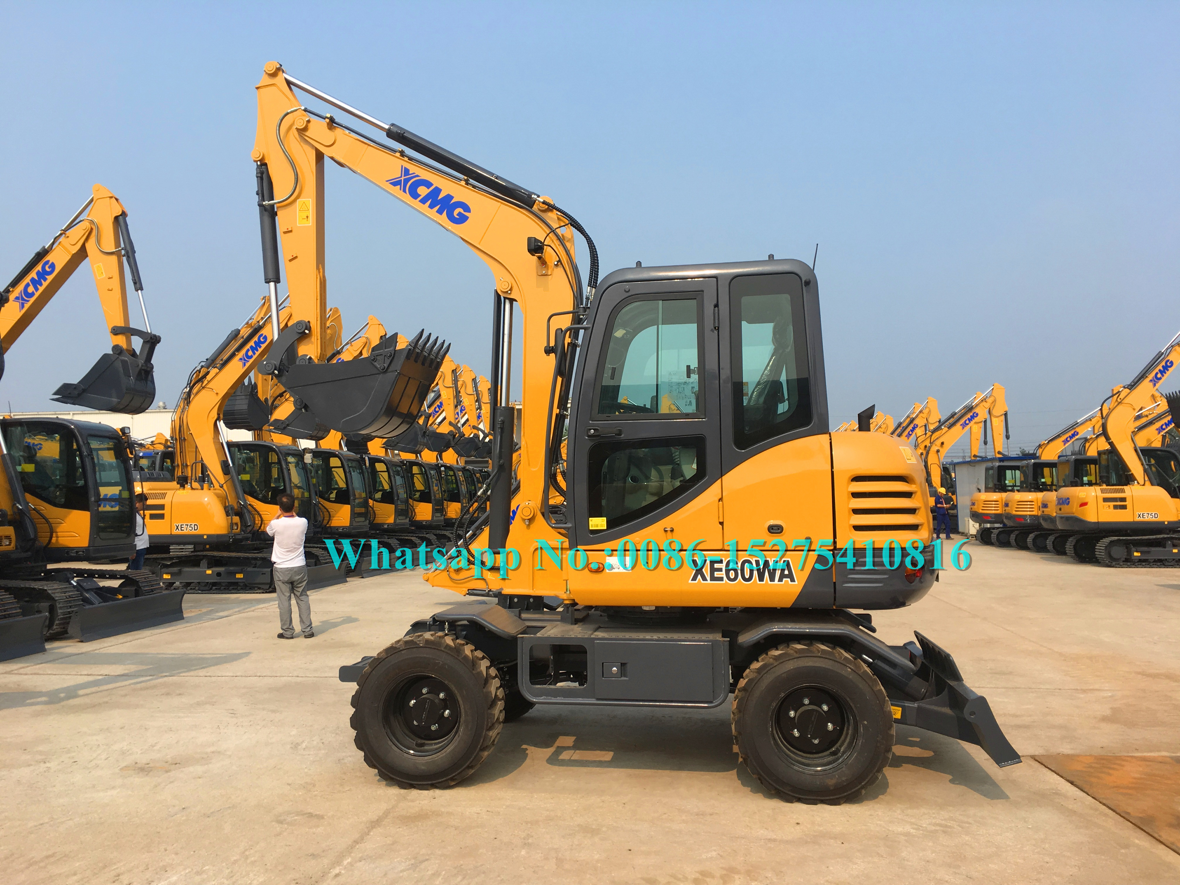 All Wheel Drive 4 Wheeled Mini Excavator , 6 Ton Excavator For Earth Moving XE60WA