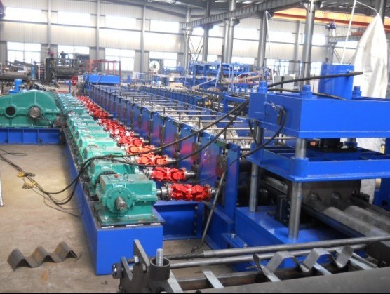 Galvanized steel sheet guard railway roll forming machine hydraulic power 5.5KW