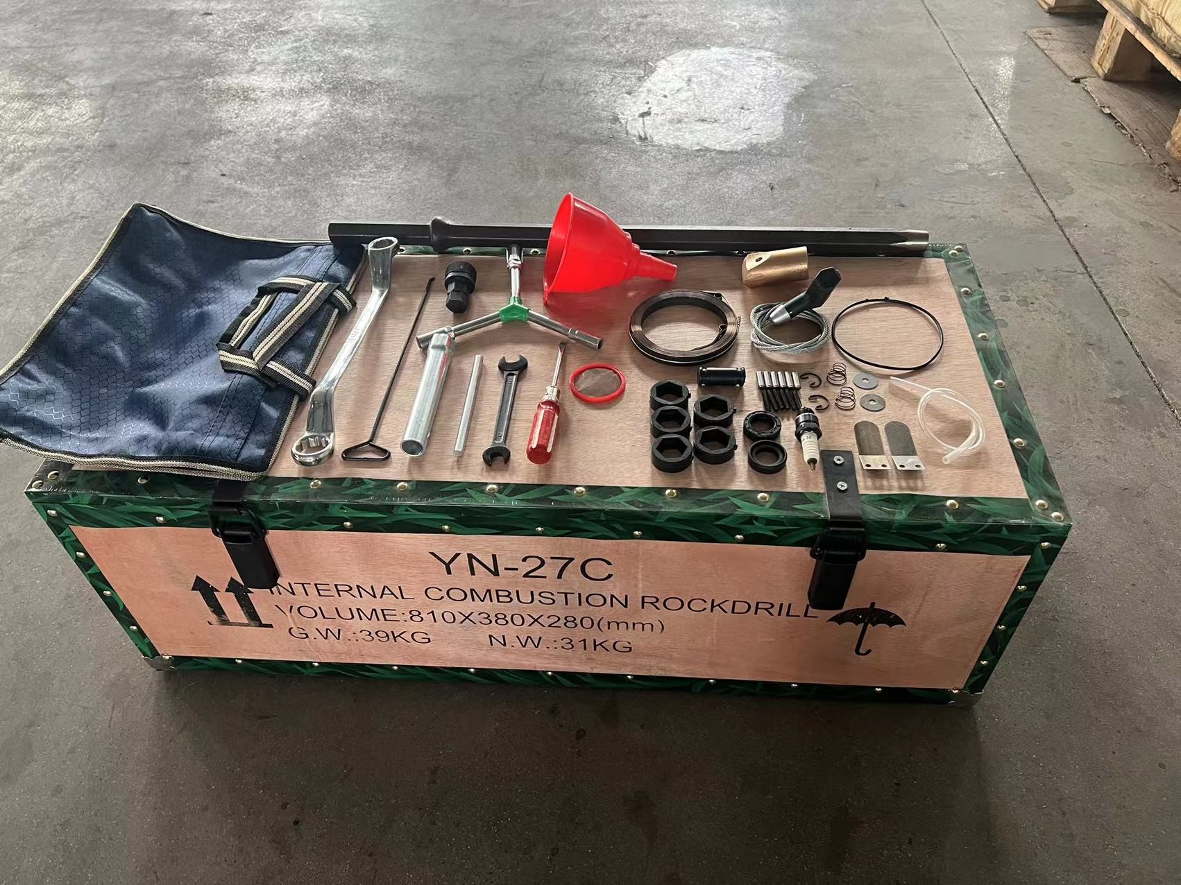 YN27C Hand Held Rock Drilling Machine Petrol Jack Hammer For Rock Breaking